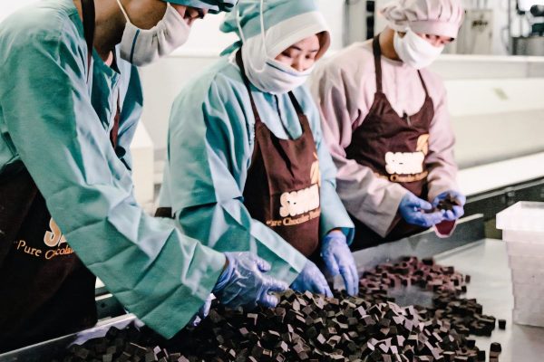 COCO Kaji Akuisisi, Perluas Bisnis ke Noncokelat dan FMCGSumber: https://money.kompas.com/read/2026/03/19/112223526/coco-kaji-akuisisi-perluas-bisnis-ke-noncokelat-dan-fmcg?page=all#google_vignette.Membership: https://kmp.im/plus6
Download aplikasi: https://kmp.im/app6